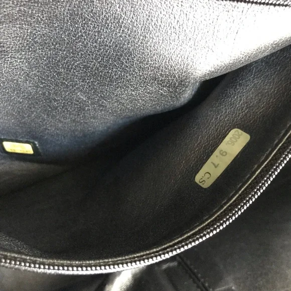 Chanel Deerskin Zipped Tote - Picture 9 of 15